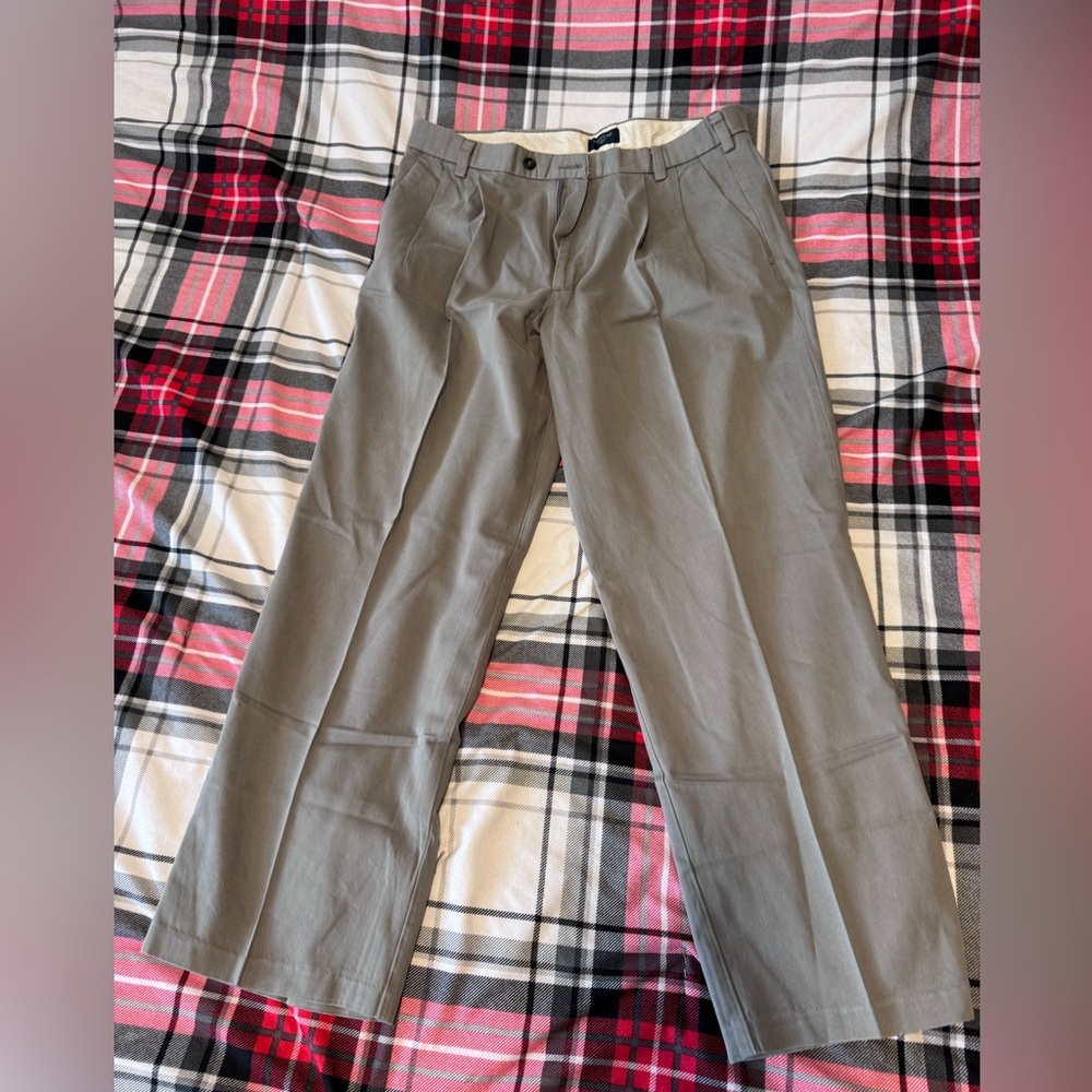 Dockers Men's Khaki Chinos